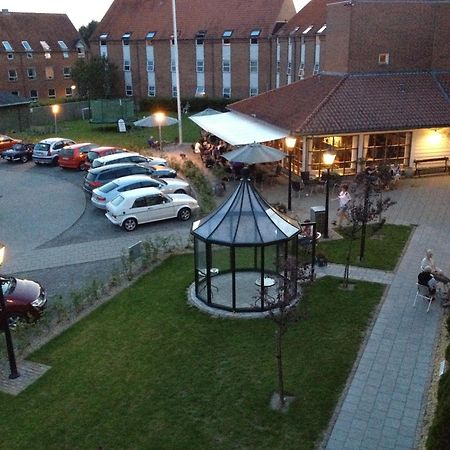 Stoberiet Hostel สเวนด์บอร์ก ภายนอก รูปภาพ The main building of the university