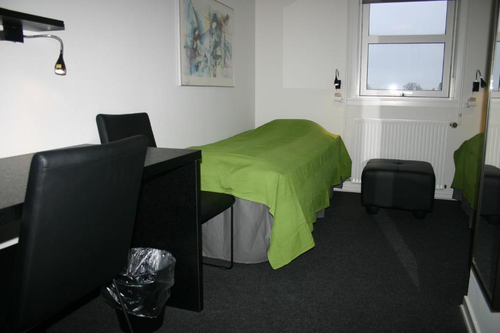 Stoberiet Hostel สเวนด์บอร์ก ภายนอก รูปภาพ A treatment room at a medical practice