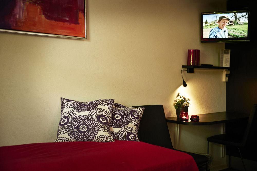 Stoberiet Hostel สเวนด์บอร์ก ภายนอก รูปภาพ A room at the hotel