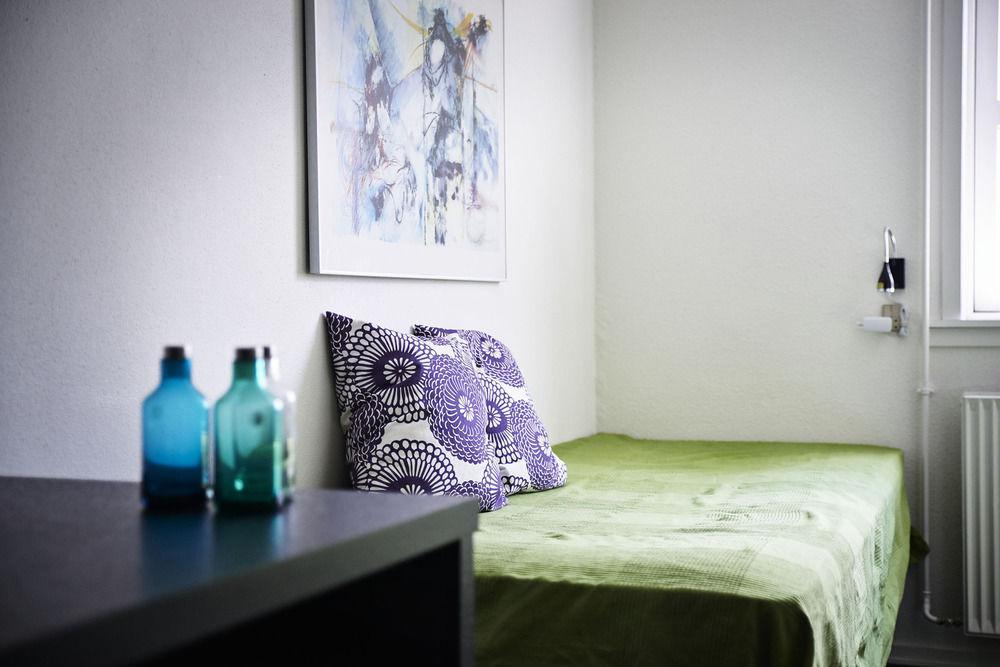 Stoberiet Hostel สเวนด์บอร์ก ภายนอก รูปภาพ A typical bedroom at the University of Stavanger